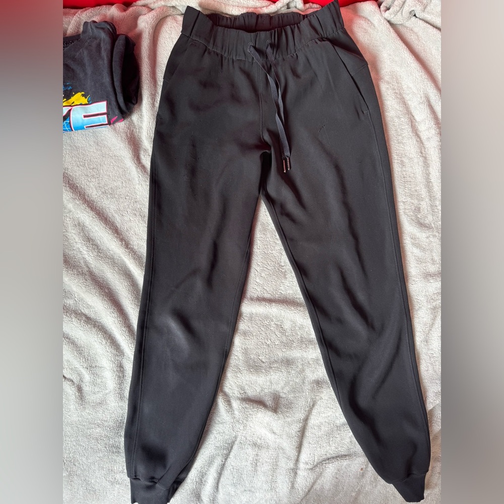Lululemon on the fly pants